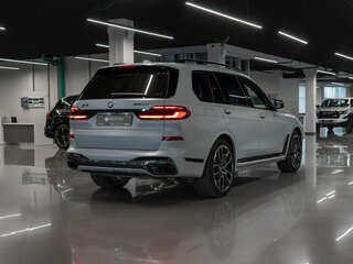2023 BMW X7 40d I (G07) Рестайлинг, серый, 12400000 рублей, вид 4