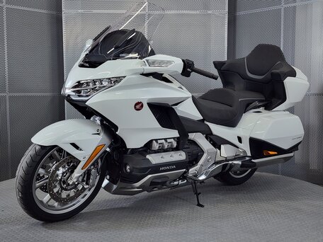 2023 Honda GL 1800 Gold Wing, белый, 2889000 рублей, вид 4