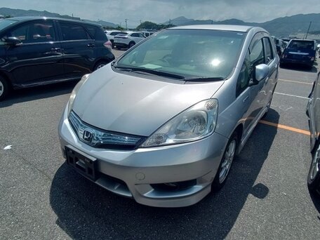 2015 Honda Fit Shuttle I Рестайлинг, серебристый, 692000 рублей, вид 4