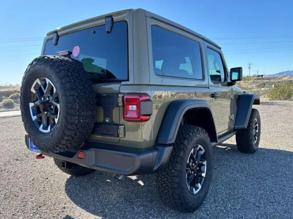 2025 Jeep Wrangler IV (JL) Рестайлинг, зелёный, 8561021 рублей - вид 4