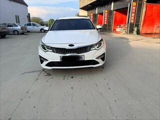 2019 Kia Optima IV Рестайлинг, белый, 1300000 рублей, вид 2