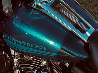 2020 Harley-Davidson Road Glide Limited, зелёный, 2300000 рублей, вид 3
