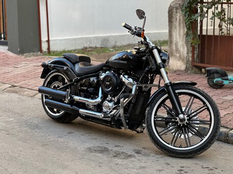 2017 Harley-Davidson Breakout, чёрный, 1700000 рублей, вид 5