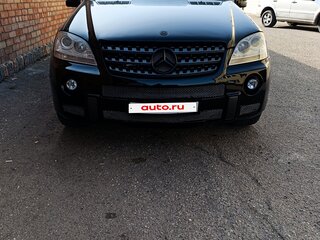 2005 Mercedes-Benz M-Класс 500 II (W164), чёрный, 899000 рублей, вид 1