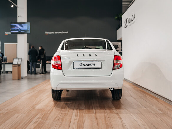2026 Lada (ВАЗ) Granta I Рестайлинг, белый - вид 4