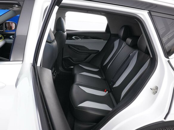 2023 Geely Coolray (Binyue Cool) I Рестайлинг, белый - вид 8