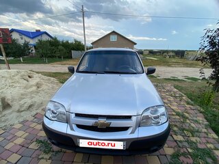 2013 Chevrolet Niva I Рестайлинг, серебристый, 530000 рублей, вид 5
