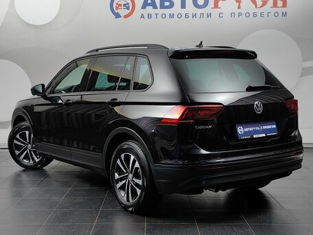 2020 Volkswagen Tiguan II, чёрный, 2555000 рублей, вид 2