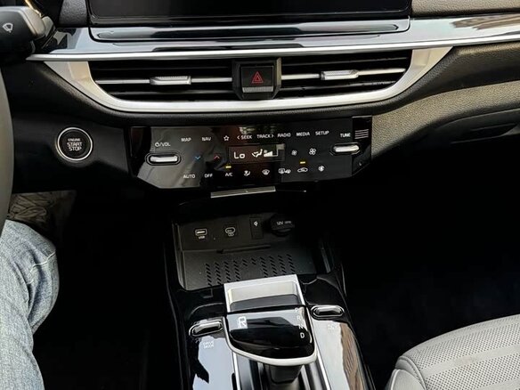 2023 Kia K3 II (China Market) Рестайлинг, белый, 1360000 рублей - вид 7