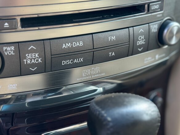 2010 Lexus LX 570 III, белый, 2590000 рублей - вид 17
