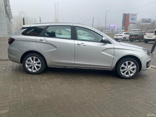 2026 Lada (ВАЗ) Vesta SW I Рестайлинг (NG), серебристый, 1935000 рублей, вид 4