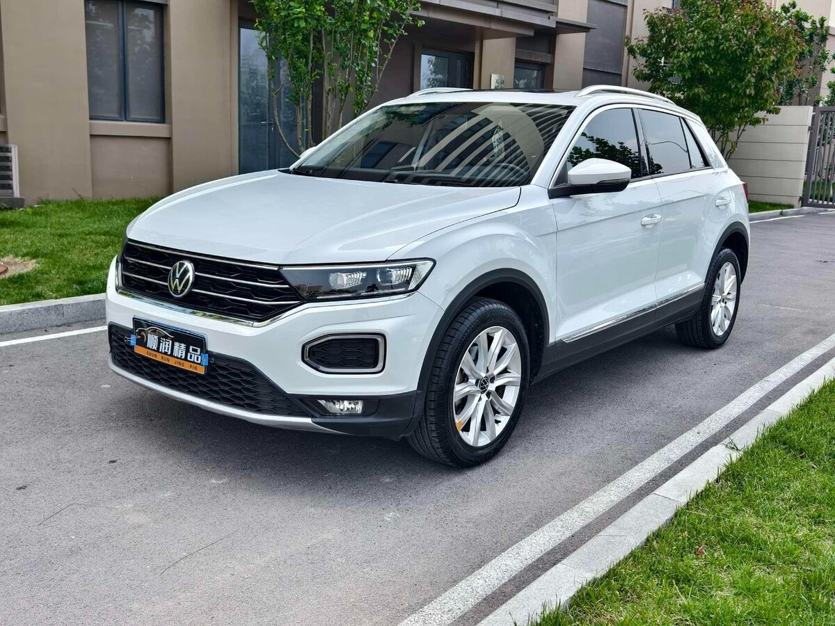 Открыть фотографии: Volkswagen T-Roc I (China Market)