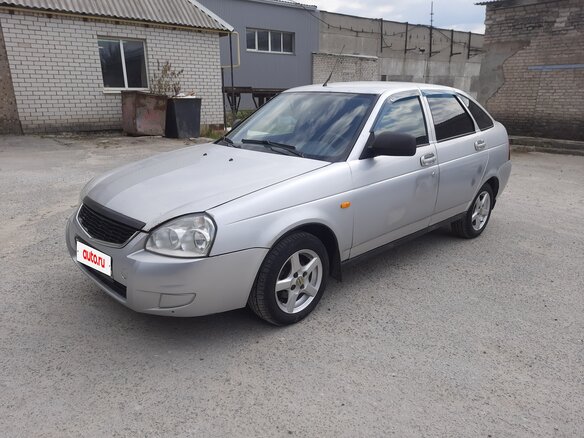2013 Lada (ВАЗ) Priora I Рестайлинг, серебристый, 300000 рублей