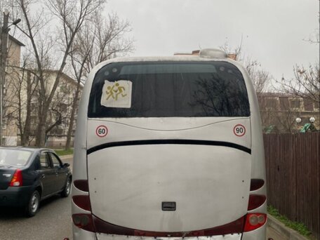 2004 Yutong ZK6831H, серебристый, 480000 рублей, вид 1