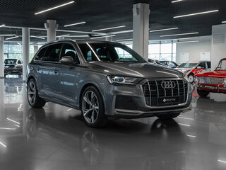 2022 Audi Q7 45 TDI II (4M) Рестайлинг, серый, 7350000 рублей, вид 2