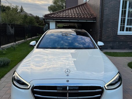 2022 Mercedes-Benz S-Класс 580 e 4MATIC VII (W223), белый, 12500000 рублей, вид 3