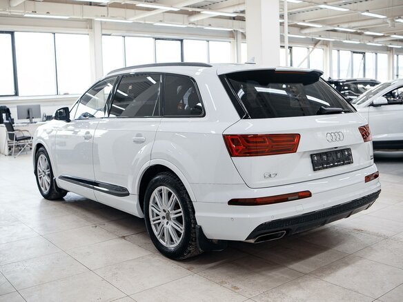 2017 Audi Q7 II (4M), белый, 4372000 рублей - вид 5