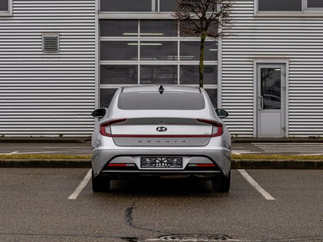 2021 Hyundai Sonata VIII (DN8), серый, 1945000 рублей, вид 5