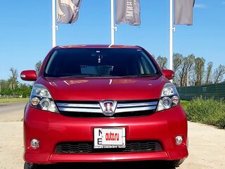 2013 Toyota ISis I Рестайлинг, красный, 1378000 рублей, вид 3