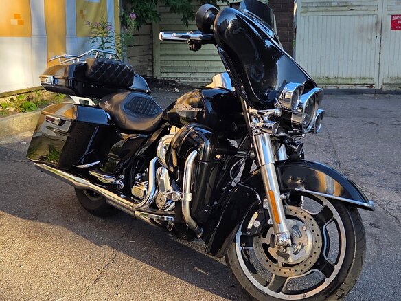 2011 Harley-Davidson Street Glide, чёрный, 1150000 рублей - вид 2