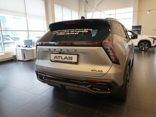 2026 Geely Atlas II, серебристый, 4229990 рублей, вид 5