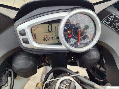 2011 Triumph Tiger 1050, чёрный, 646464 рублей, вид 4