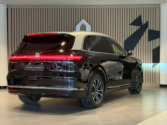 2026 Aito M7 53.4 kWh II, чёрный - вид 24