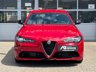 2023 Alfa Romeo Giulia II (952) Рестайлинг 2, красный, 5970000 рублей, вид 2