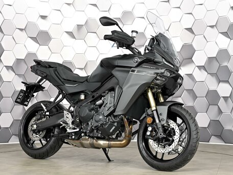 2025 Yamaha MT-09 Tracer (FJ-09), чёрный, 1869000 рублей, вид 1