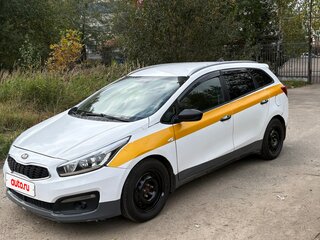 2017 Kia Ceed II Рестайлинг, белый, 990000 рублей, вид 4