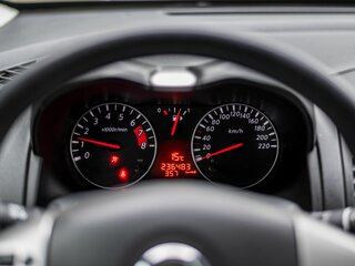 2011 Nissan Note I Рестайлинг, коричневый, 590000 рублей, вид 5