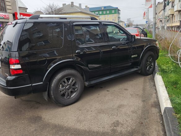 2005 Ford Explorer IV, чёрный, 900000 рублей - вид 1