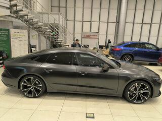 2020 Audi A7 55 TFSI e II (4K), чёрный, 4250000 рублей, вид 4