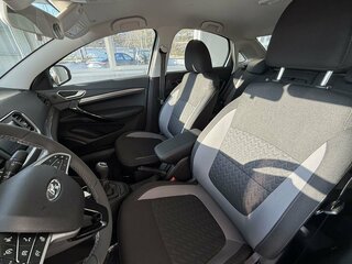 2026 Lada (ВАЗ) Vesta I Рестайлинг (NG), серебристый, 1805000 рублей, вид 4