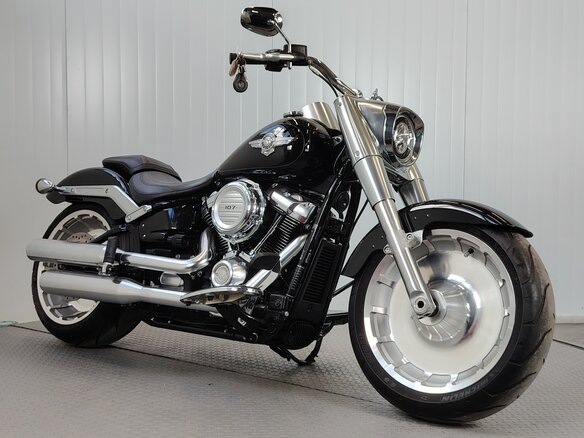 2017 Harley-Davidson Fat Boy, чёрный, 1719000 рублей - вид 1