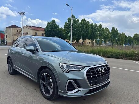 2023 Audi Q3 35 TFSI II (F3), серебристый, 2430000 рублей, вид 3