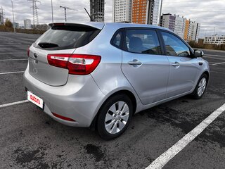 2012 Kia Rio 4-speed III, серый, 870000 рублей, вид 5