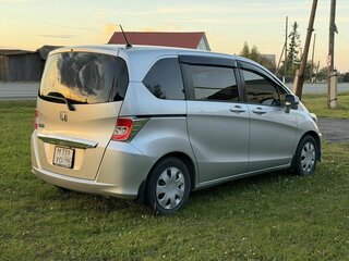 2016 Honda Freed I Рестайлинг 2, серебристый, 1300000 рублей, вид 4