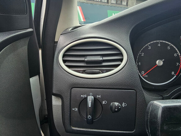 2009 Ford Focus II Рестайлинг, белый, 419000 рублей - вид 21