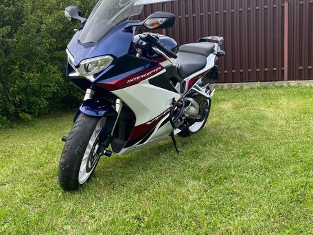 2019 Honda VFR 800, белый, 920000 рублей, вид 4