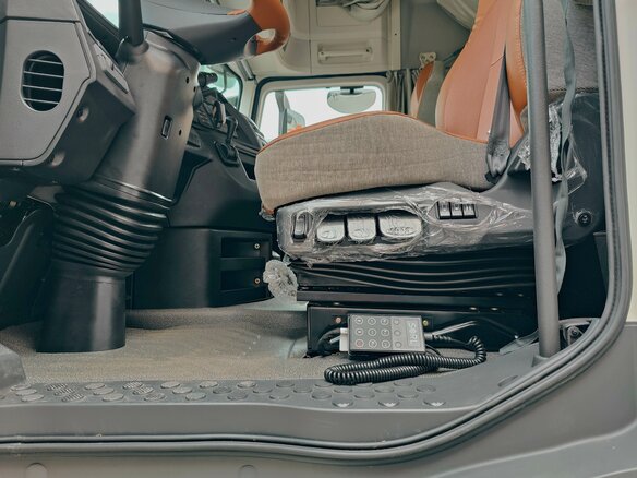 2023 Foton Auman EST A, белый - вид 19
