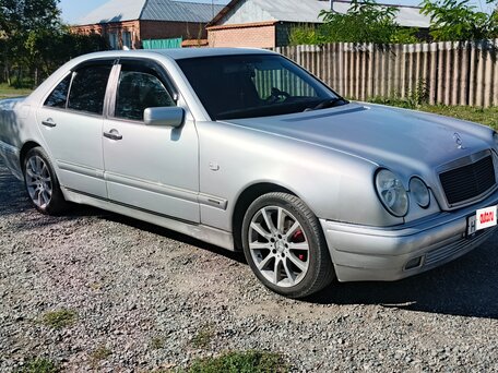 1998 Mercedes-Benz E-Класс 240 II (W210, S210), серебристый, 530000 рублей, вид 3