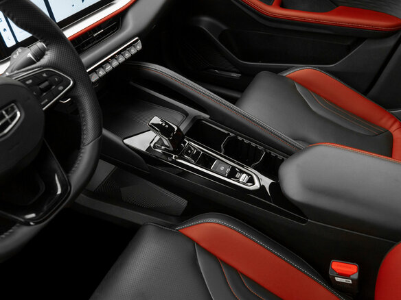 2024 Geely Coolray (Binyue Cool) I Рестайлинг, фиолетовый, 2180000 рублей - вид 19
