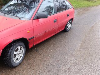 1997 Opel Astra 16LZ2 F, красный, 99999 рублей, вид 3