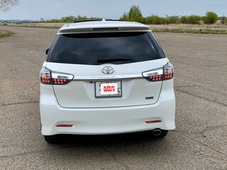 2012 Toyota Wish II Рестайлинг, белый, 1700000 рублей, вид 5