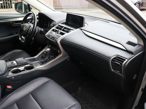 2020 Lexus NX 200 I Рестайлинг, серый, 4050000 рублей - вид 7