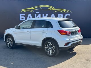 2018 Mitsubishi Outlander Sport I Рестайлинг 2, белый, 1620000 рублей, вид 5