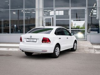 2016 Volkswagen Polo V Рестайлинг, белый, 670000 рублей, вид 2