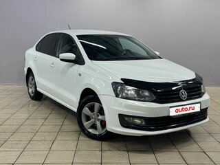 2015 Volkswagen Polo V Рестайлинг, белый, 690000 рублей, вид 3