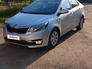 2017 Kia Rio III Рестайлинг, серебристый, 930000 рублей, вид 1
